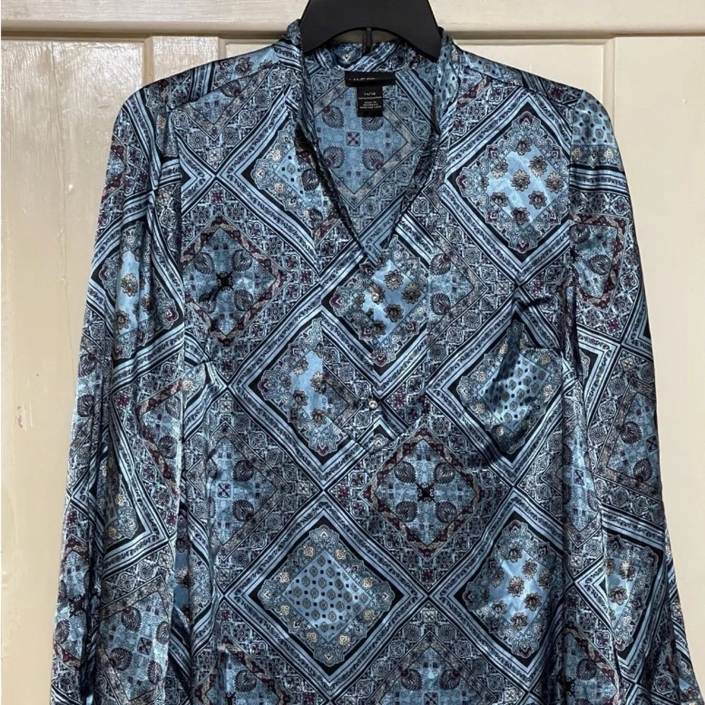 Lane Bryant Satin Popover Tunic Top Size 14 /16Blue Paisley Peasant Flare Sleeve - Picture 2 of 10